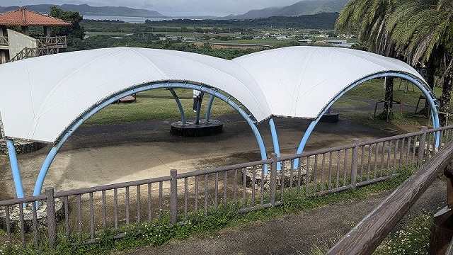 トイレと休憩所