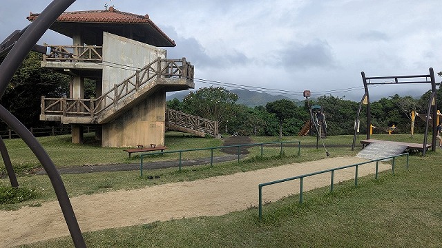 ジップラインと展望台