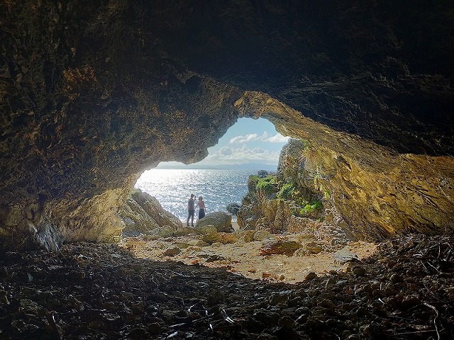 観音崎の海蝕洞