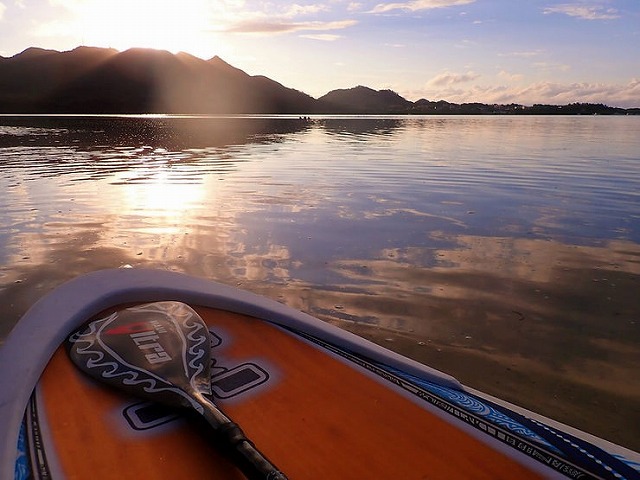 夕暮れのSUPボード